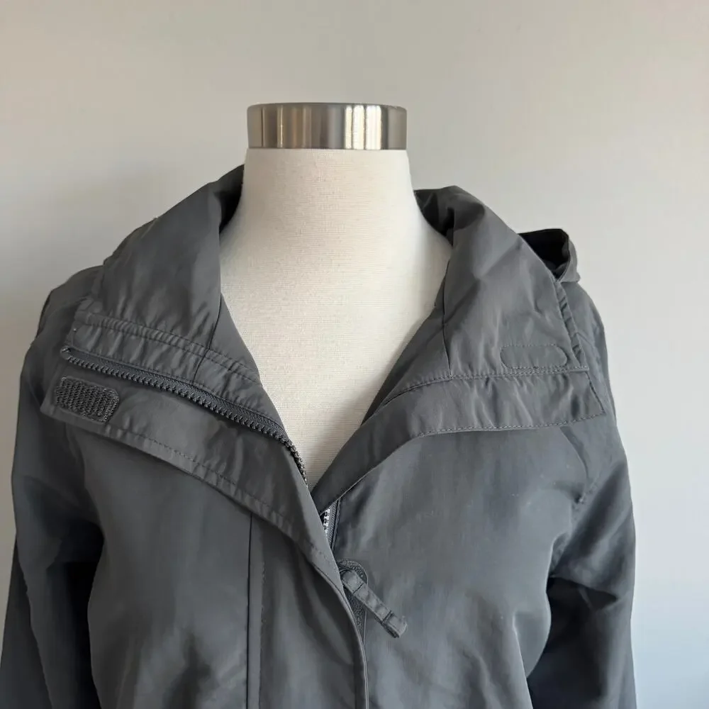 Lands’ End CS Outrigger Mesh Lined Jacket w/Hood Storm Flap Soapstone Small NWT